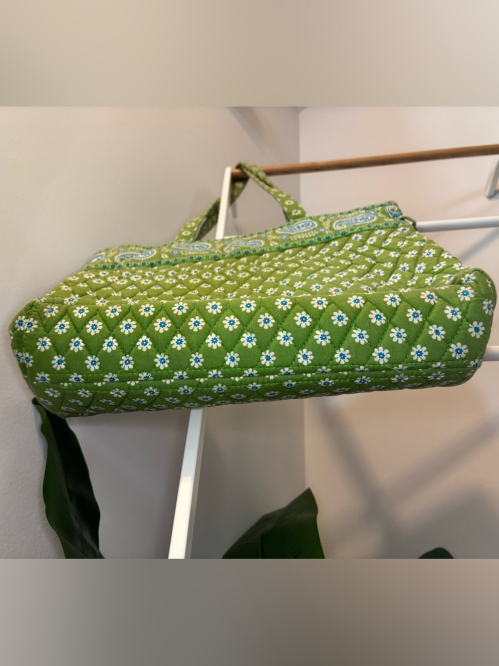Vera Bradley 3 Piece Set, Quilted Green Floral Tote with Matching Wallet & Pouch - Picture 9 of 16